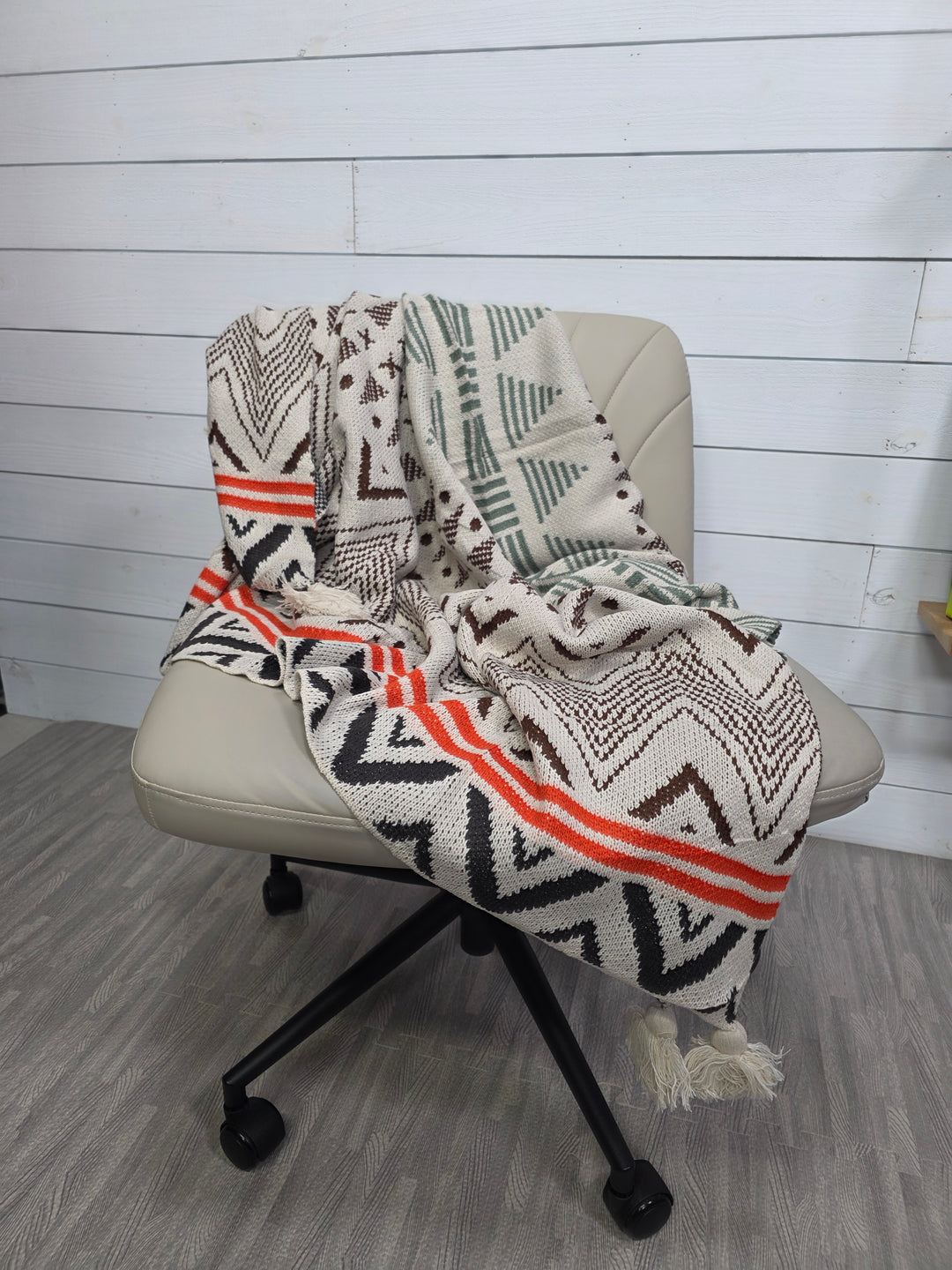 Cozy Blanket - Aztec Green/Orange
