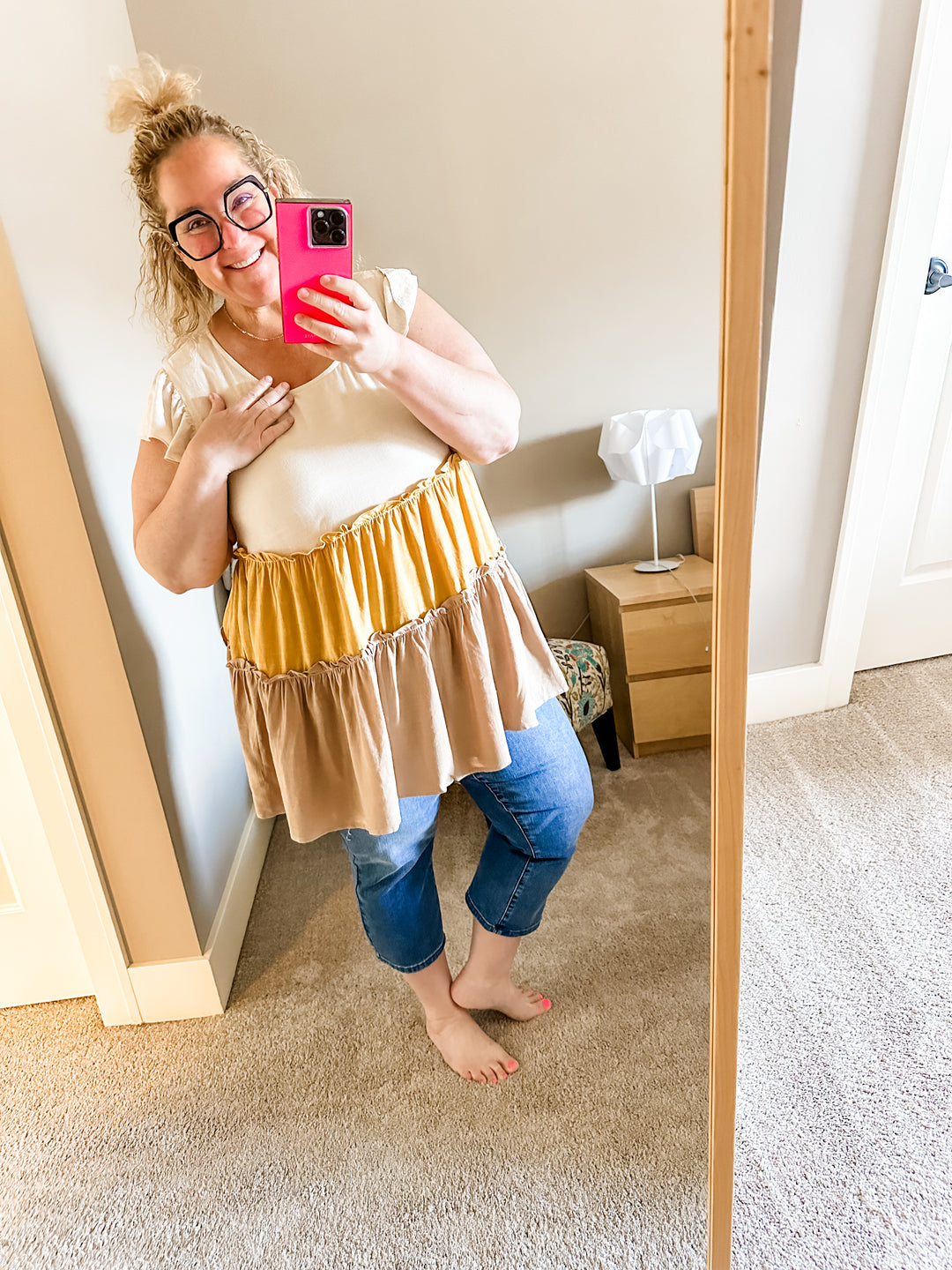 Easel - Tiered Linen Top
