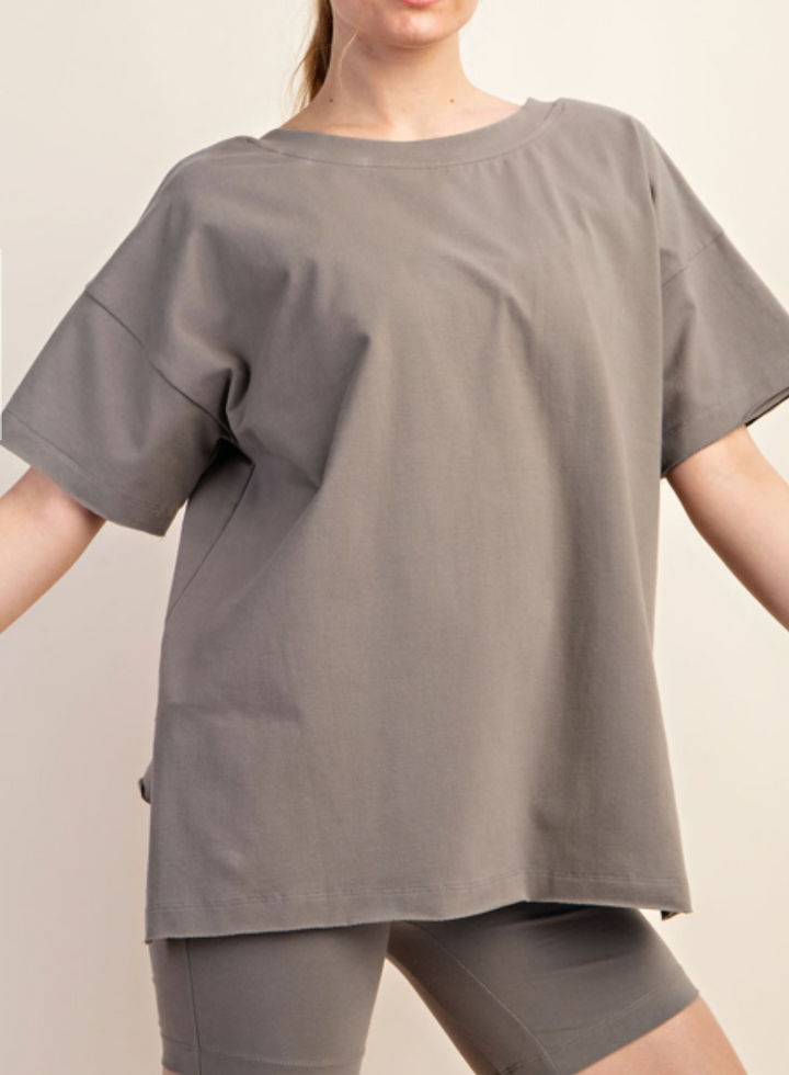 Rae Mode OVERSIZED V NECK REVERSIBLE SHORT SLEEVE TOP