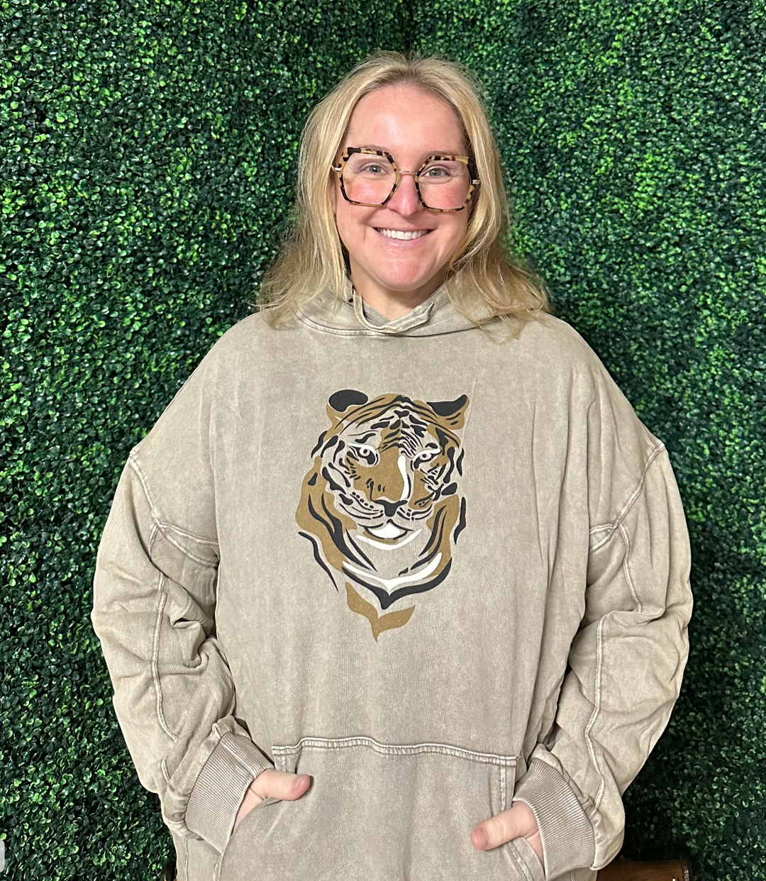Easel - WASHED TERRY TIGER PRINTED PULLOVER HOODIE