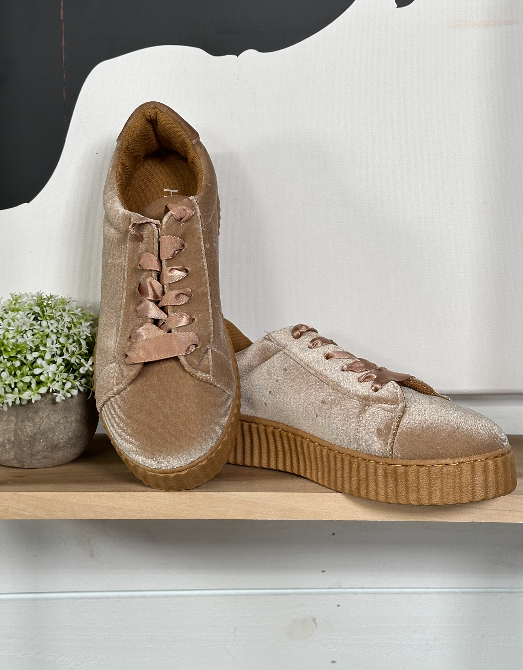 Hannah Sneakers Size 8