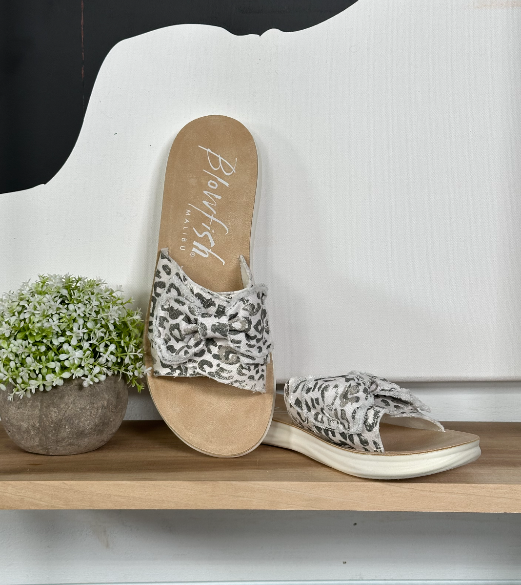 Blowfish - Cheetah Bow Sandal Size 8