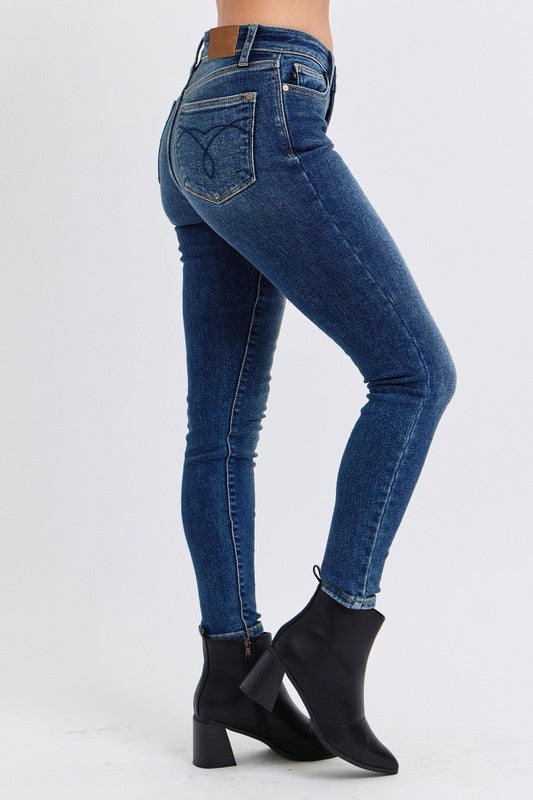 Judy Blue Full Size Mid-Rise Waist Thermal Skinny Jeans with Pockets