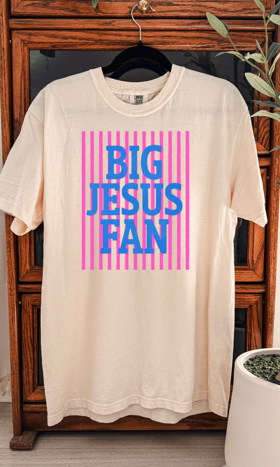 Big Jesus Fan Graphic Tee