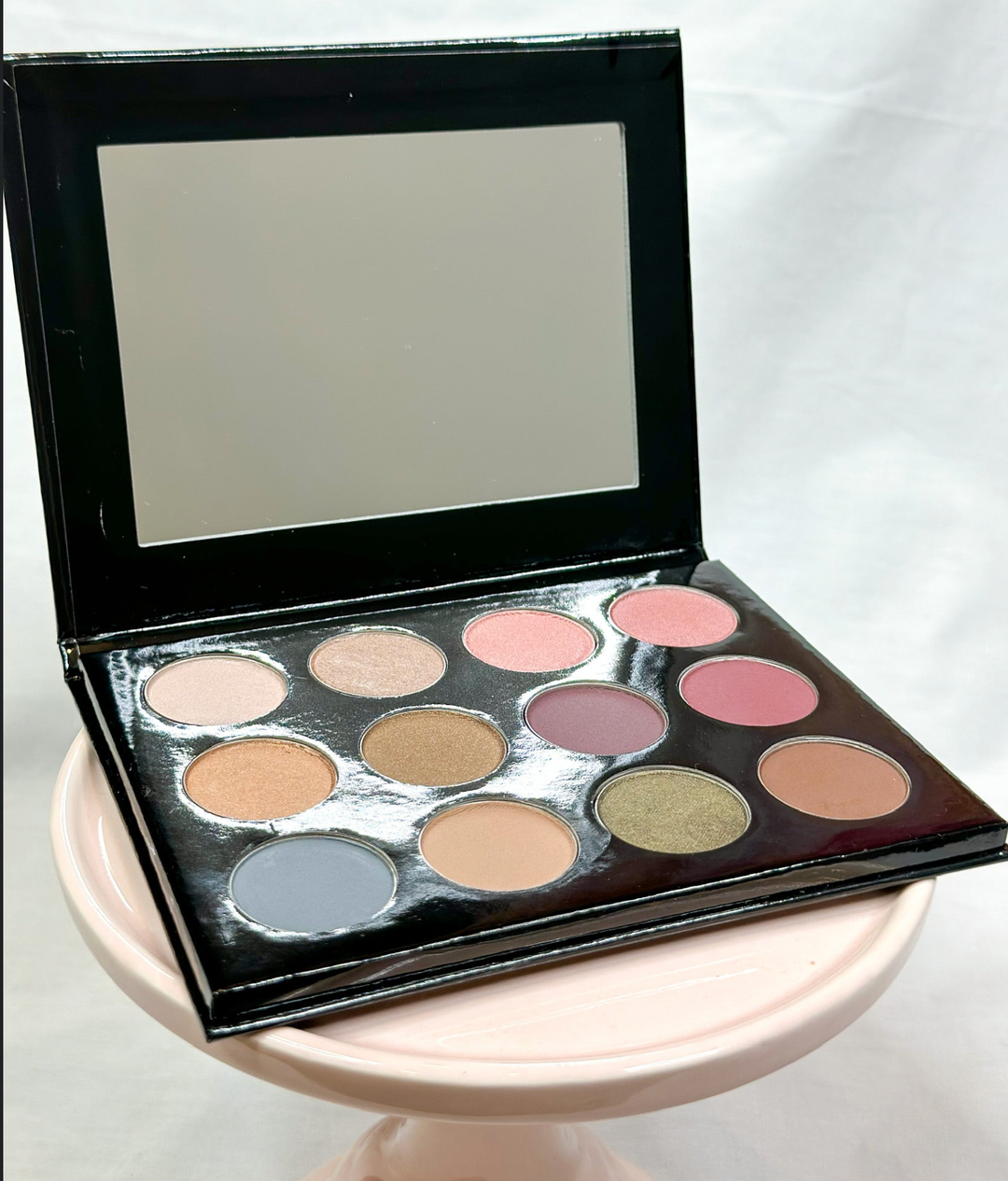 Essential Multi Shade Eyeshadow Palette