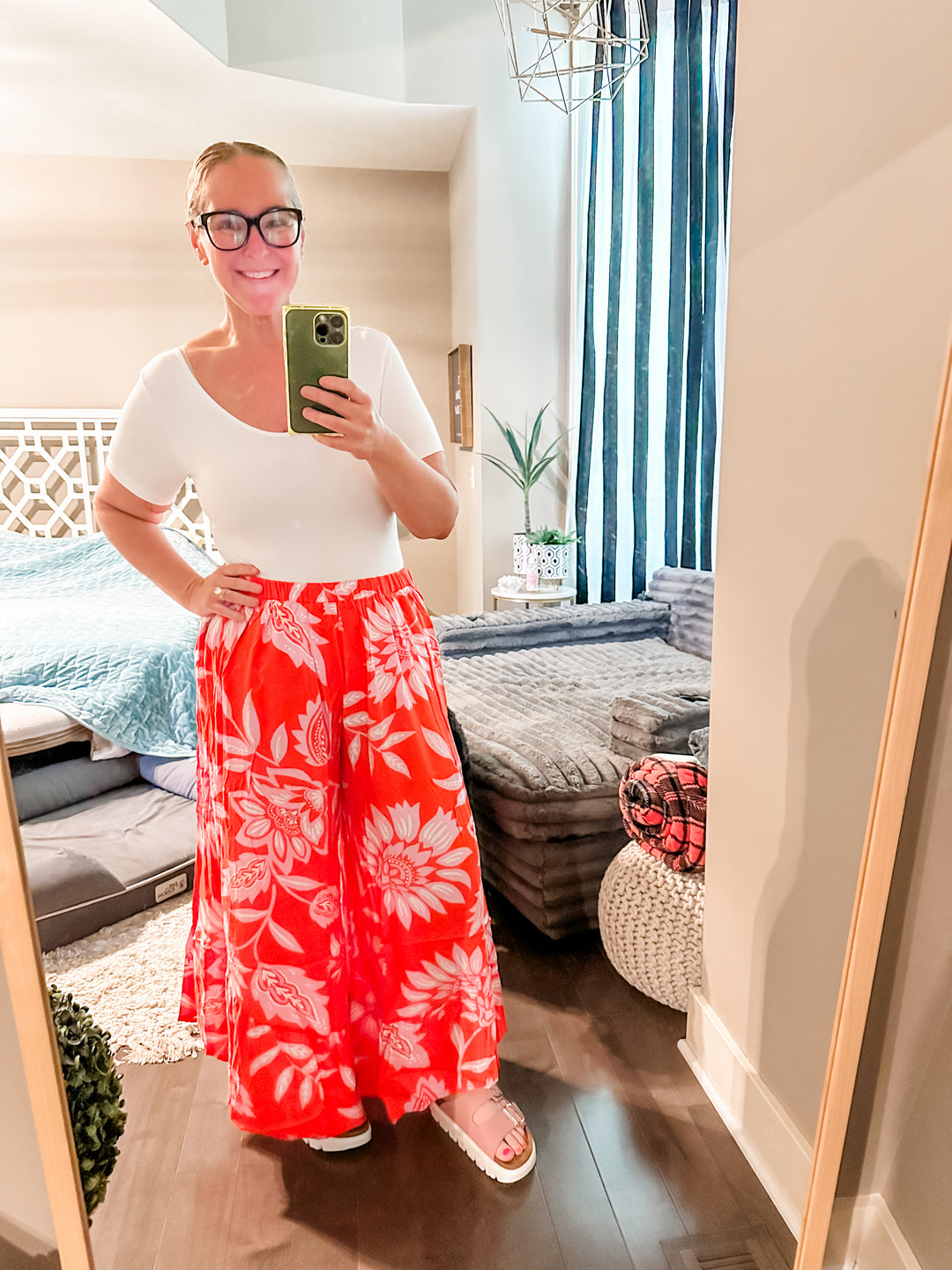 Easel - Flowy Capri Pants