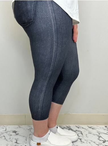 Black Denim Capri Leggings w/ Pockets