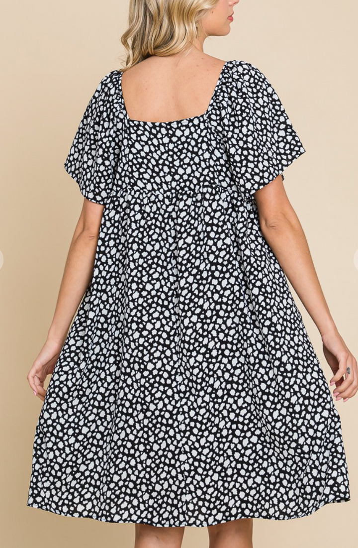 Emerald Co - Square Neck Printed Loose Fit Dress