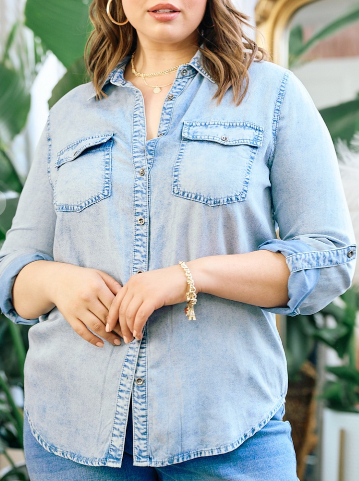 Doe & Rae - CHAMBRAY BUTTON DOWN SHIRT WITH ROLL UP SLEEVE
