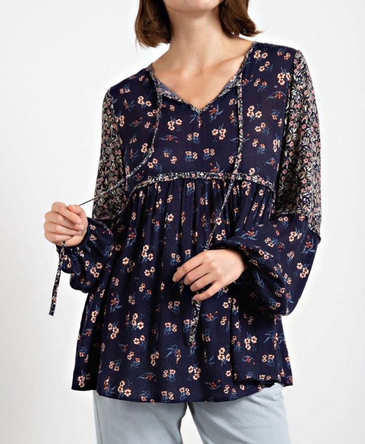 Easel - GO WITH YOU FLORAL PRINT TUNIC TOP