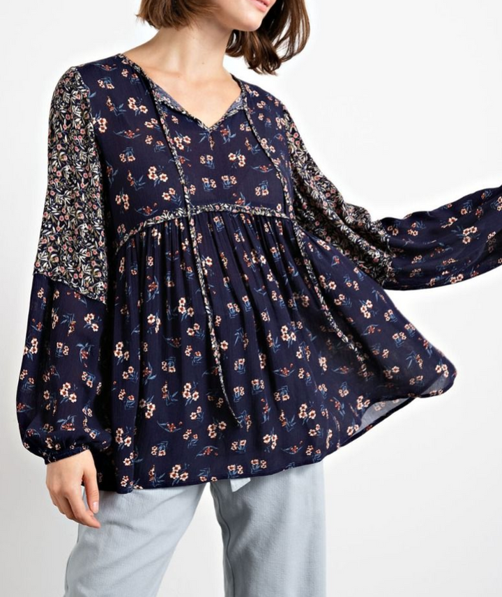 Easel - GO WITH YOU FLORAL PRINT TUNIC TOP