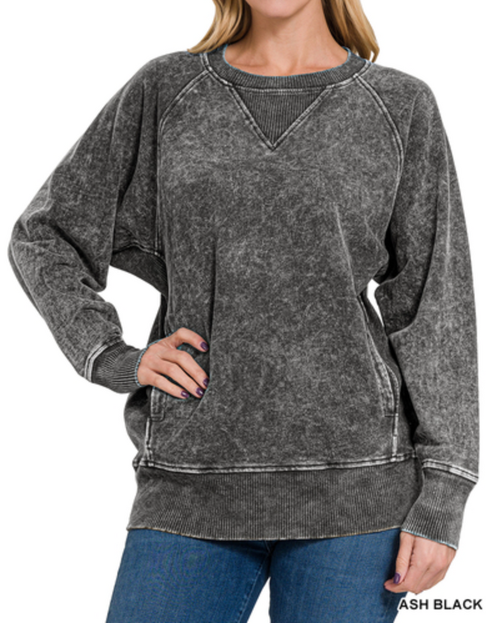 Zenana - ACID WASHED FRENCH TERRY PULLOVER WITH POCKETS