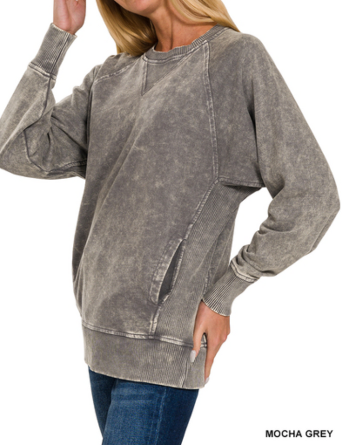 Zenana - ACID WASHED FRENCH TERRY PULLOVER WITH POCKETS