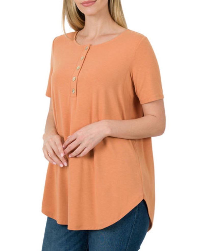 Zenana - SHORT SLEEVE DOLPHIN HEM SHELL BUTTON TOP