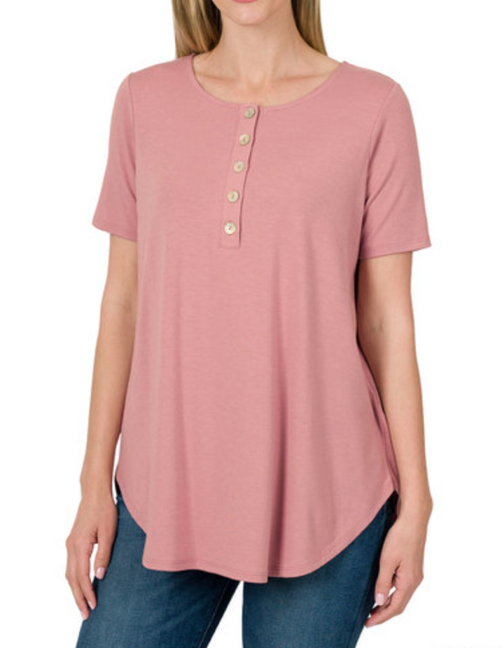 Zenana - SHORT SLEEVE DOLPHIN HEM SHELL BUTTON TOP