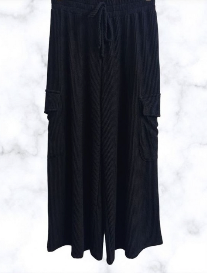 Blumin' - Cargo Capri Pants