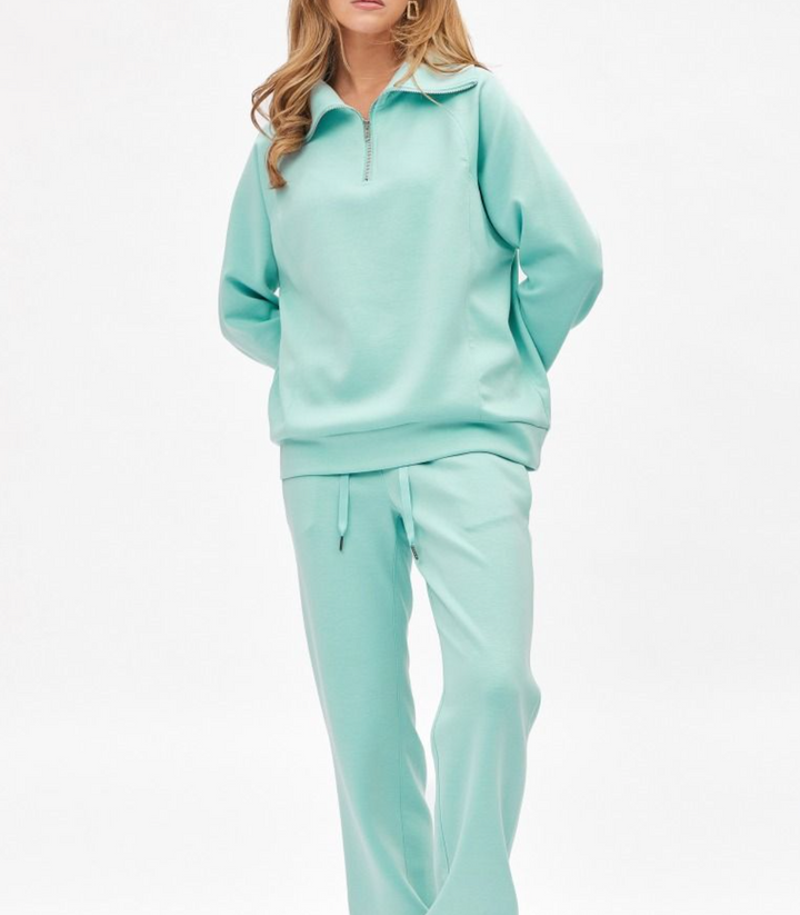 Dear Scarlett - Hamptons Set