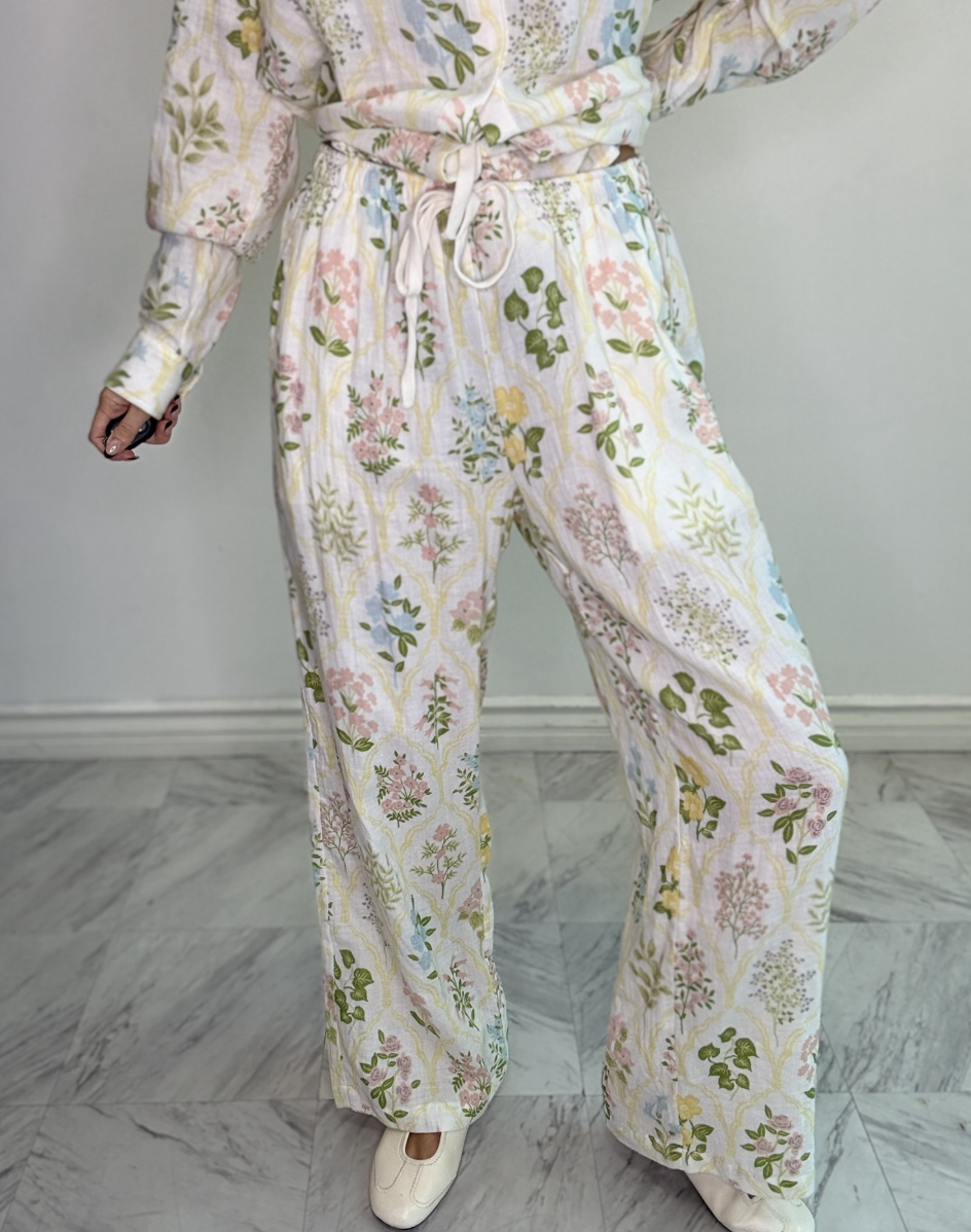 Stitch & Co Live Box May - Floral Pants