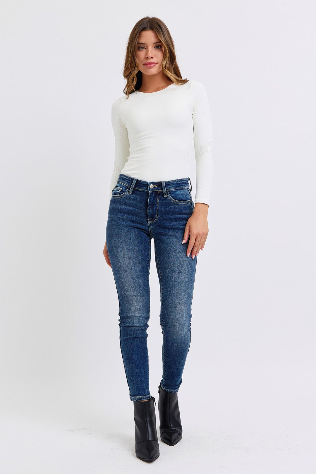 Judy Blue Full Size Mid-Rise Waist Thermal Skinny Jeans with Pockets