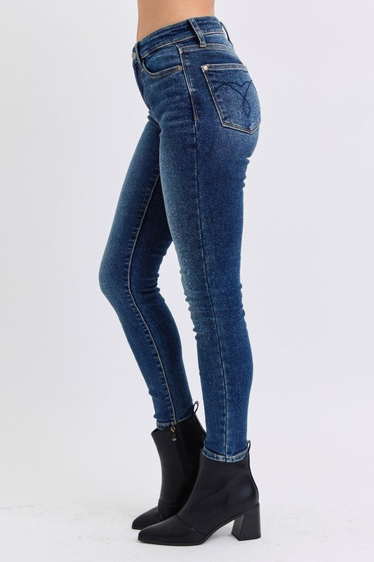 Judy Blue Full Size Mid-Rise Waist Thermal Skinny Jeans with Pockets